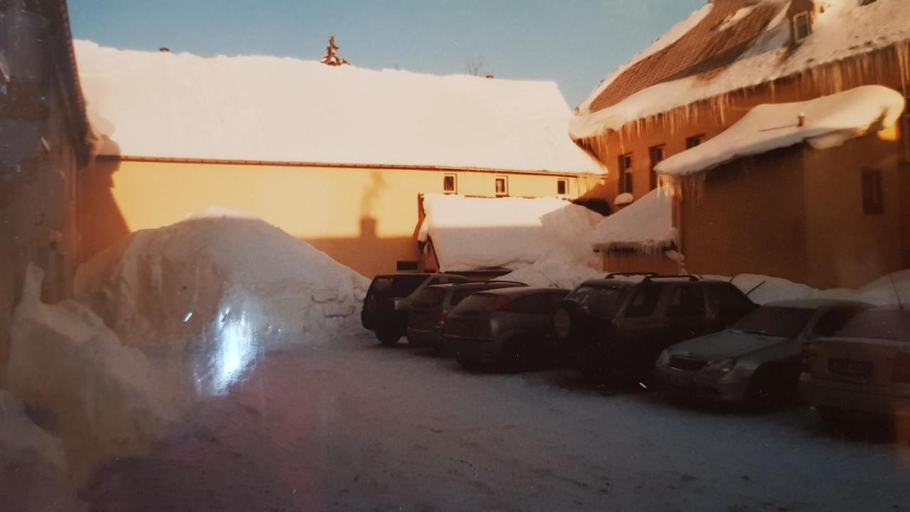 Pension & Gasthof Erbgericht Hoehenlage 850M Marienberg Esterno foto