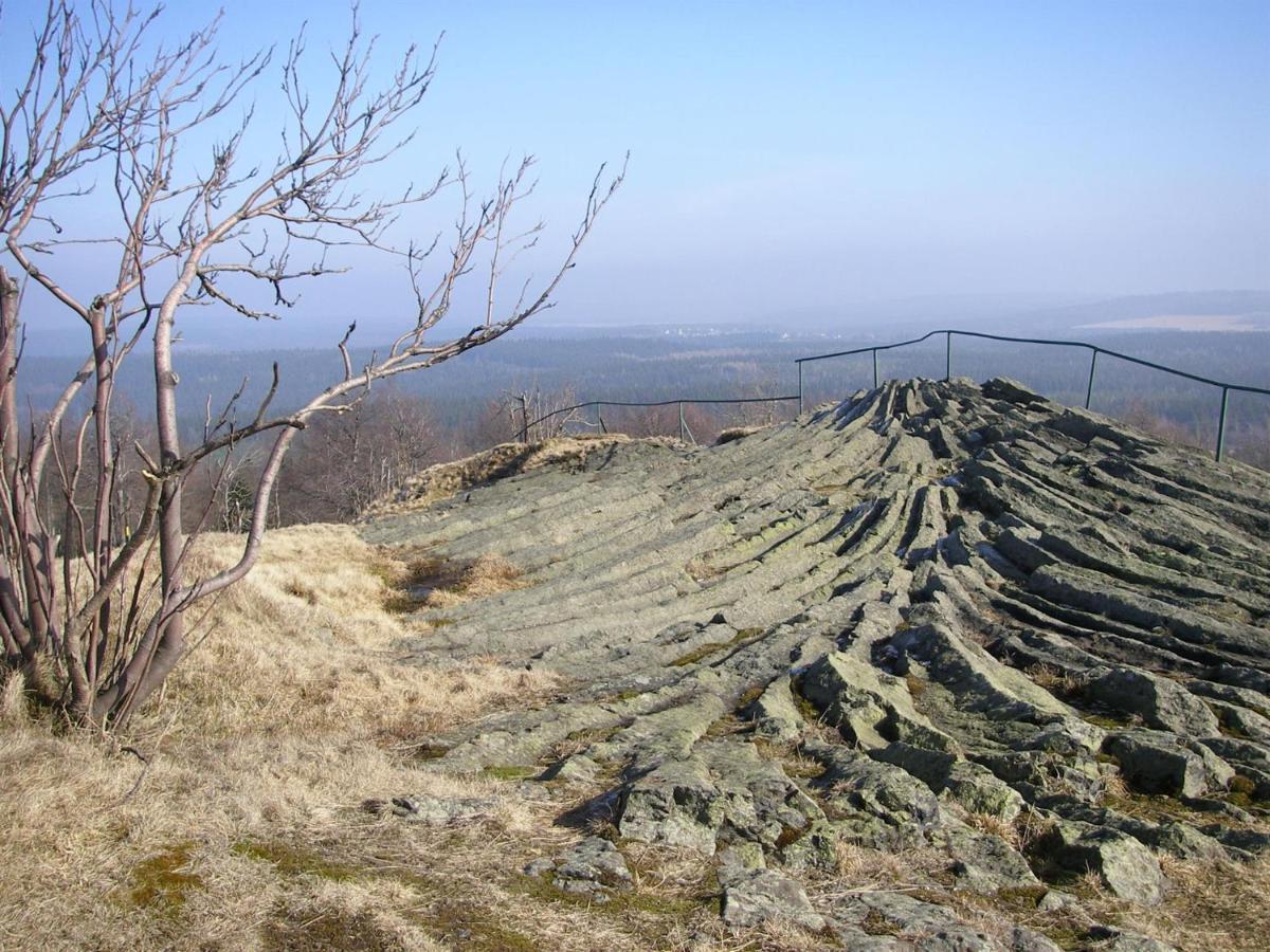 Pension & Gasthof Erbgericht Hoehenlage 850M Marienberg Esterno foto